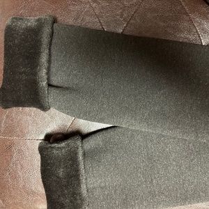 CATO Plush stretchy mid-rise leggings with fur trim.  Size M.  Black
